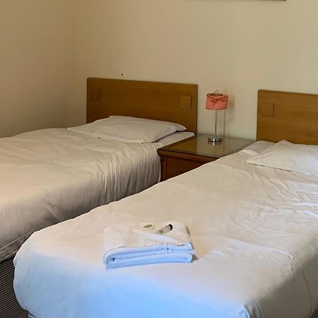 Sterling Lodge Hotel イーストボーン エクステリア 写真